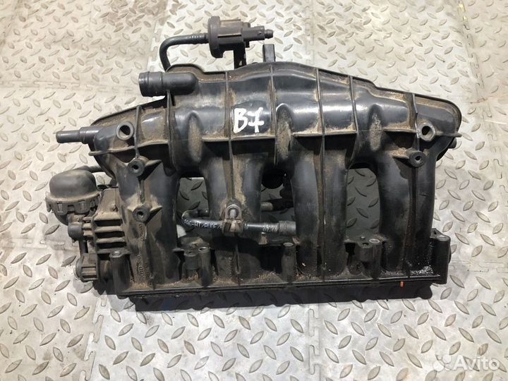 Коллектор впускной (Volkswagen Passat)