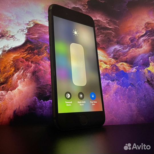 iPhone 8, 64 ГБ