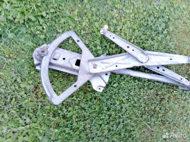 Стеклоподъёмник правый передний Opel Vectra B Мех