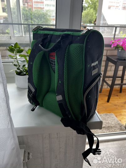 Рюкзак школьный