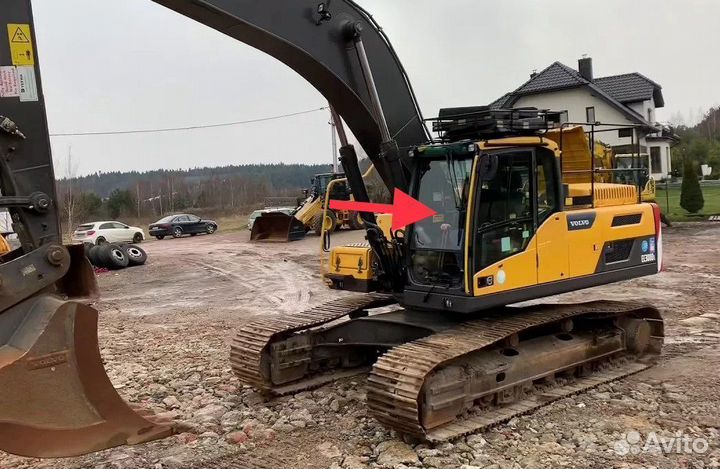 Стекло лобовое верхнее на экскаватор Volvo EC 300