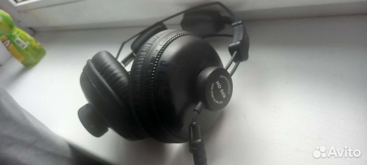 Студийные наушники