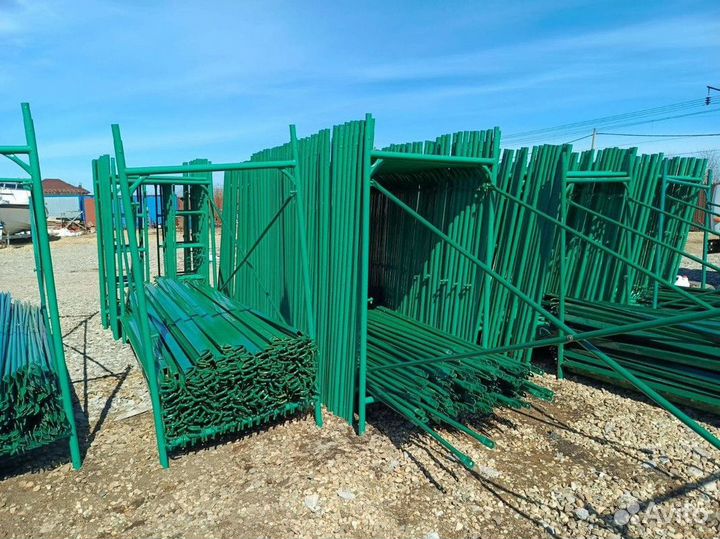 Леса строительные много