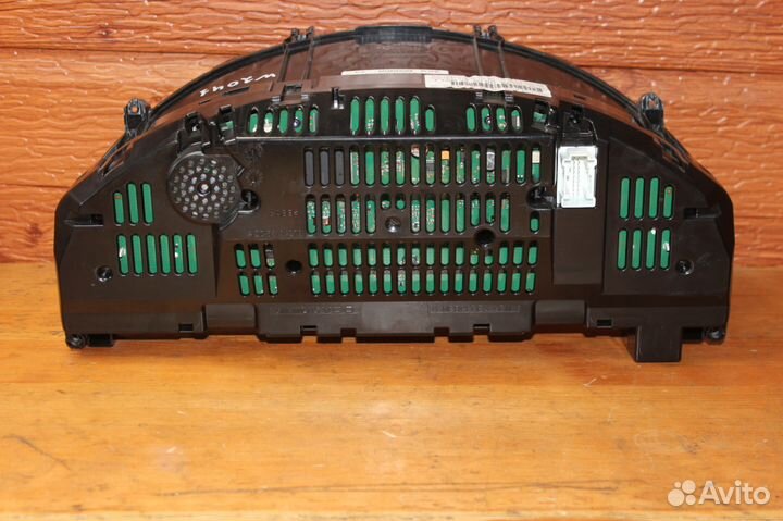 Панель приборов на Mercedes C-Class W204