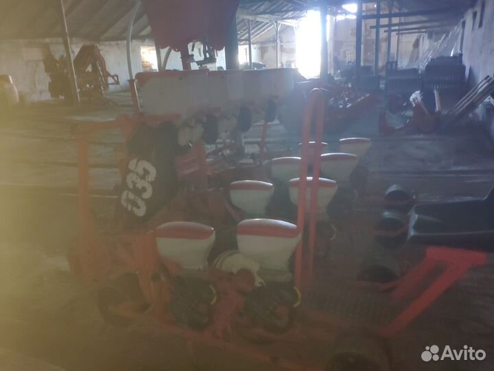 Сеялка пневматическая, овощная, точного высева gas