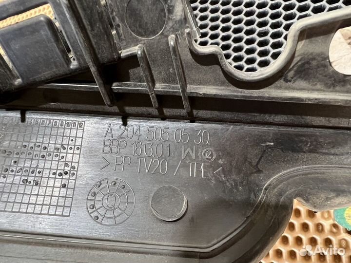 Кожух радиатора дефлектор Mercedes C-class W204