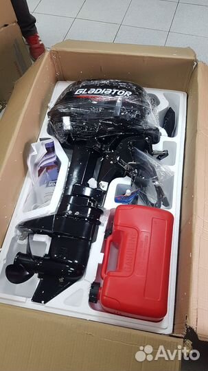 Лодка с мотором