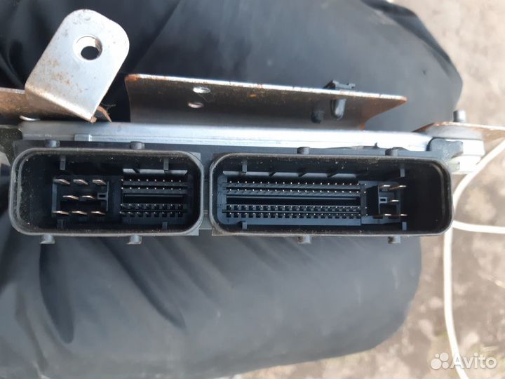 Блок управления двигателем эбу Nissan Almera N16