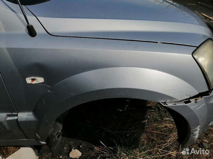 Крыло переднее правое Kia Sorento 1 2004