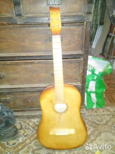 Гитара 6 струнная