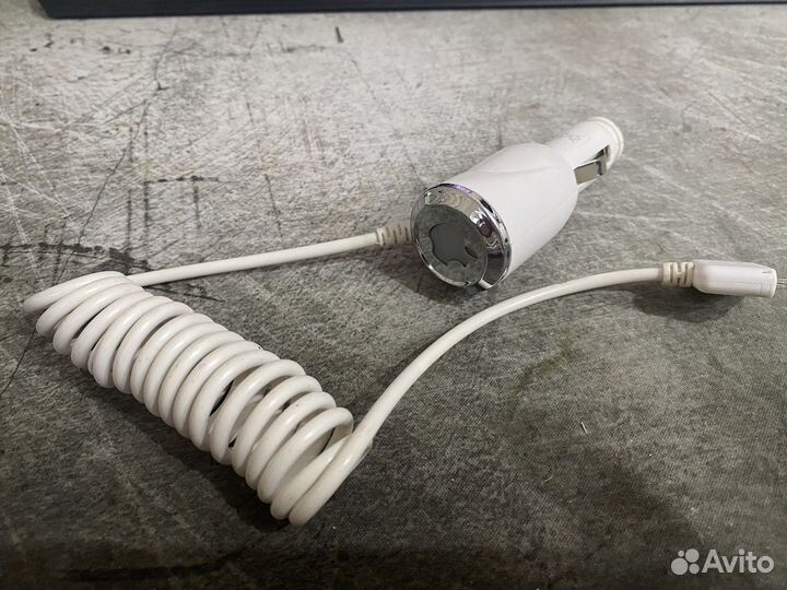 Автомобильная зарядка для iPad, iPhone 3,4,4s