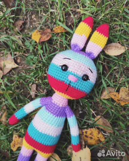 Мягкая Вязаная игрушка крючком. Зайка. Амигуруми