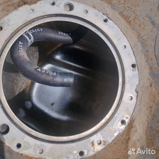 Топливный бак Toyota Isis ZGM15 ZGM15W, 2zrfae