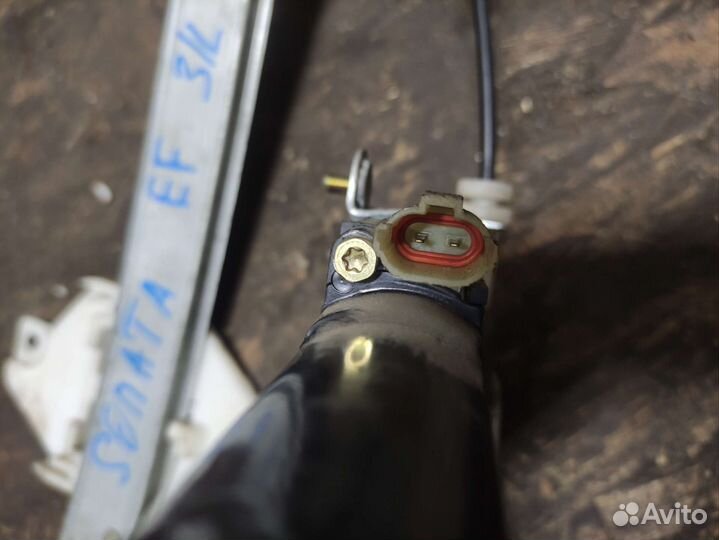 Стеклоподьемник задний левый Hyundai Sonata 4 EF