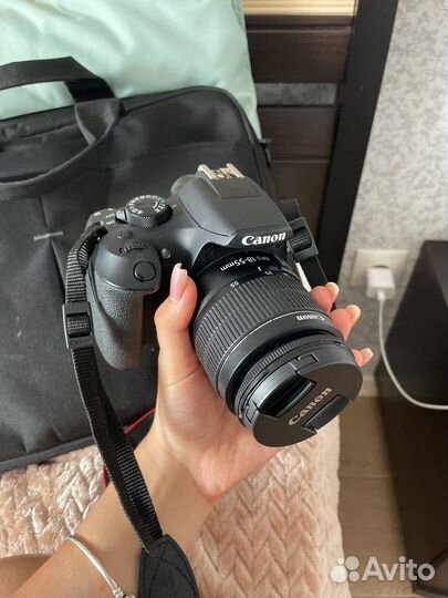 Зеркальный фотоаппарат canon