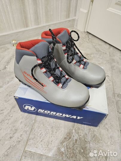 Лыжные ботинки р.38