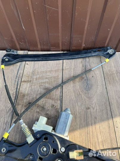 Стеклоподъемник передний правый Bmw 7 E66