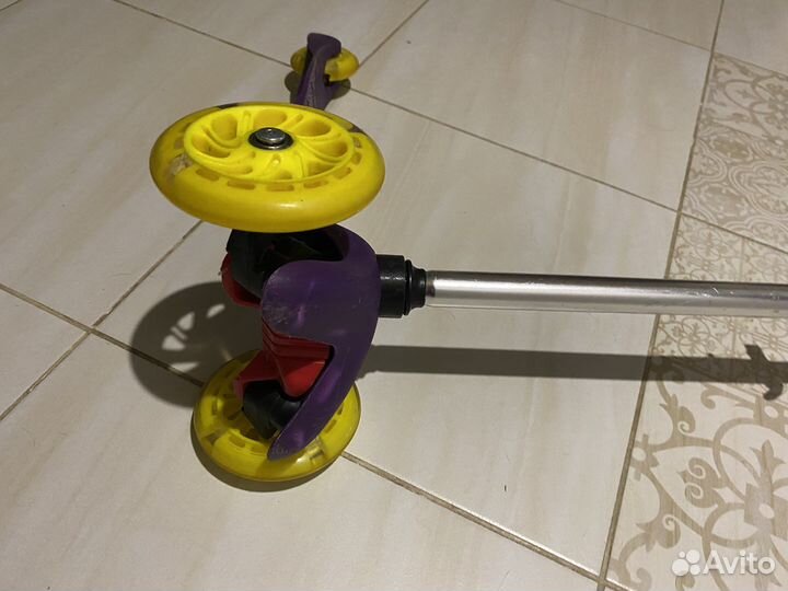 Продаю самокат для детей до 6 лет