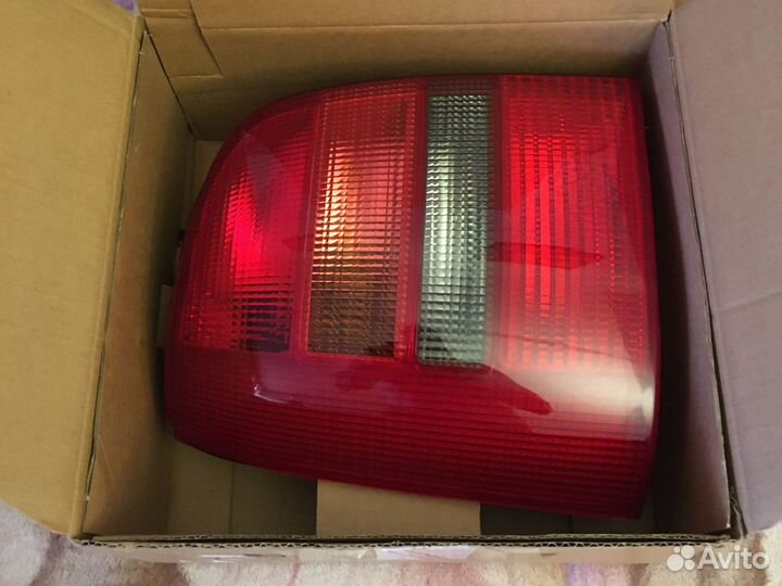Фонарь задний левый audi a4 (универсал)