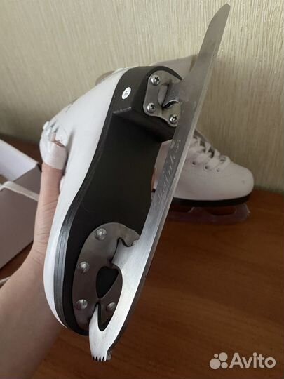 Коньки фигурные детские 31 размер