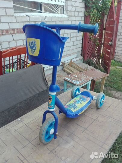 Самокат трехколесный