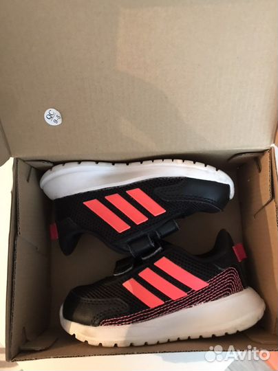 Кроссовки adidas