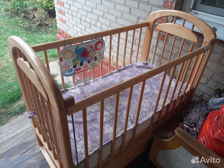 Детская кроватка