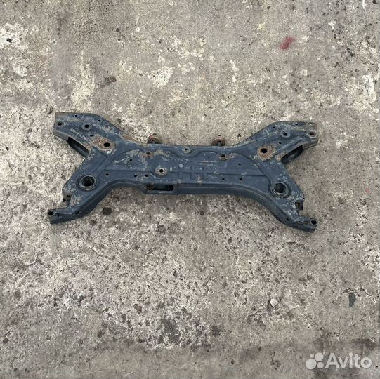 Подрамник передний Mitsubishi Colt z3