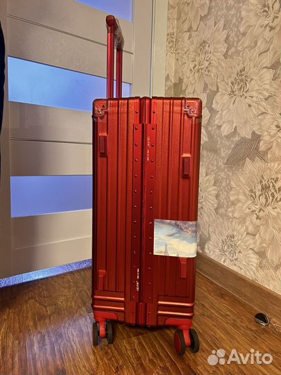 Чемодан на колесах большой