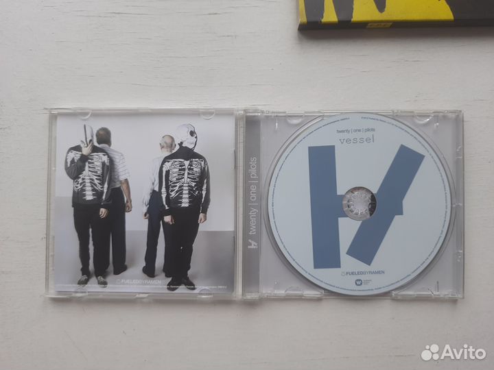 Мерч, диски Twenty One Pilots