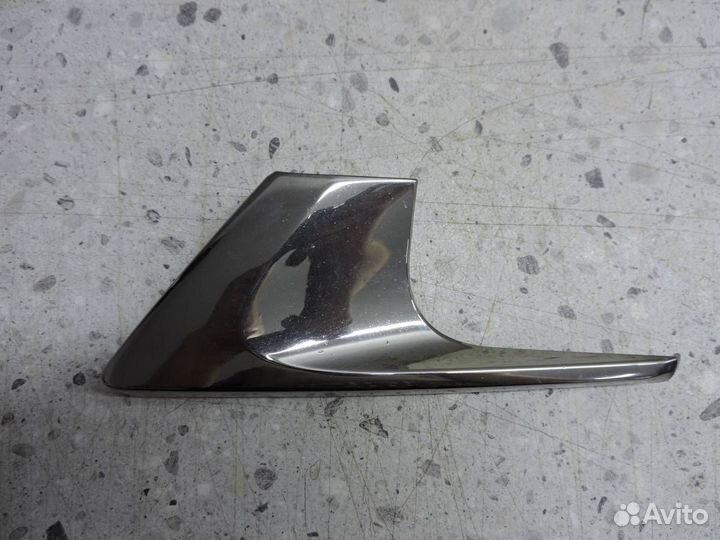 Рамка противотуманной фары левой Toyota Land Cruis