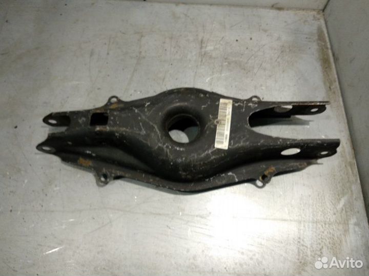 Рычаг задний левый нижний Mercedes-Benz C-Class