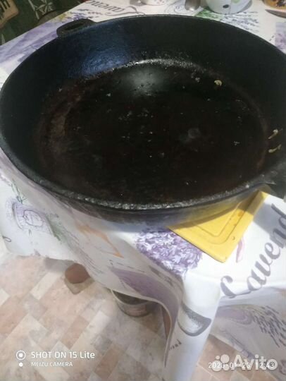 Чугунная сковорода