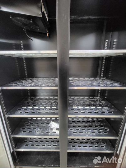 Продам холодильный шкаф