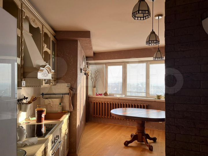 2-к. квартира, 80 м², 10/12 эт.