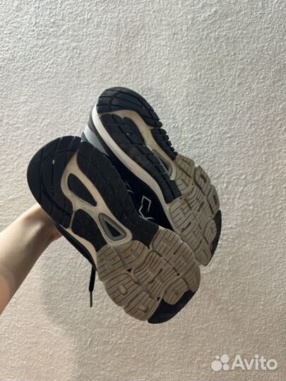 Кроссовки New Balance solvi