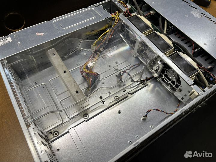 Серверный корпус 2U Supermicro CSE-825TQ-561LPB