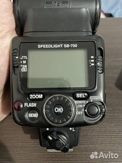 Вспышка Nikon SB 700