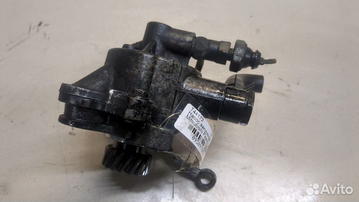 Насос вакуумный Mitsubishi Pajero, 1994