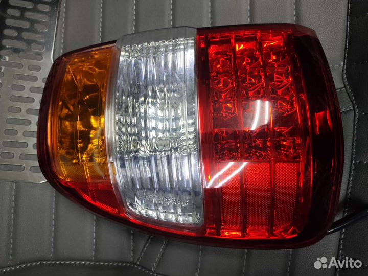 Задний фонарь land cruiser105