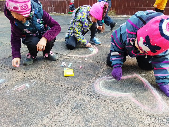 Няня / педагог / художник