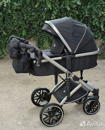 Luxmom F2 Коляска 3 в 1 черная