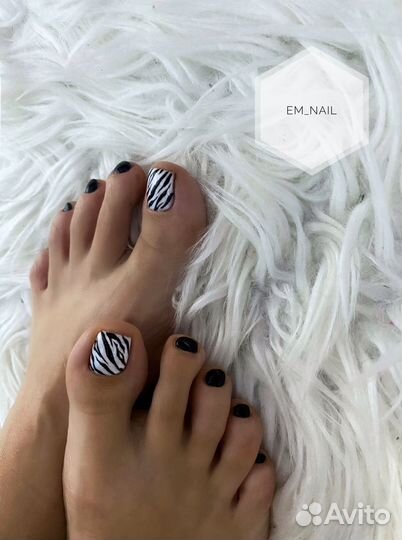 Маникюр, наращивание ногей