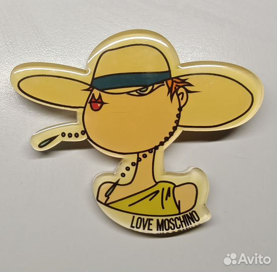 Броши Love Moschino