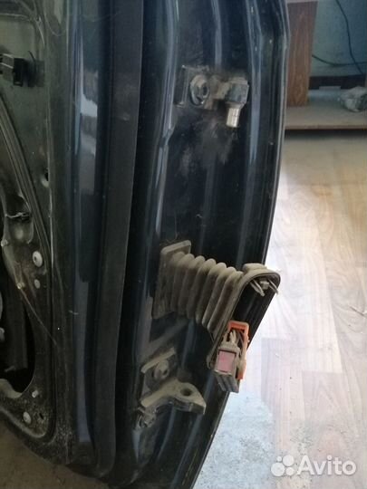 Дверь передняя левая VW passat B6