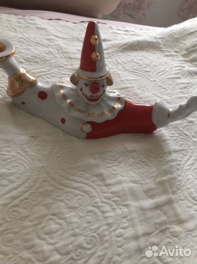 Фарфоровая статуэтка клоун-подсвечник