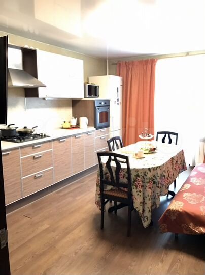 2-к. квартира, 71,5 м², 1/8 эт.