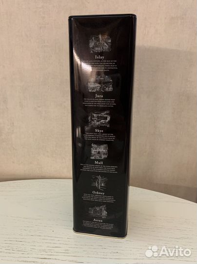 Коробка металлическая от виски