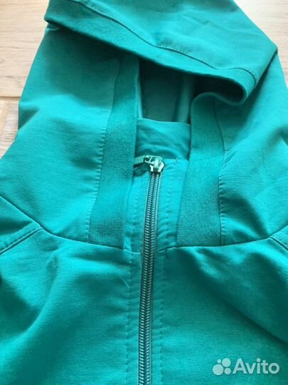 Костюм спортивный