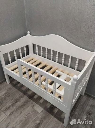 Детская кровать с бортиком на заказ